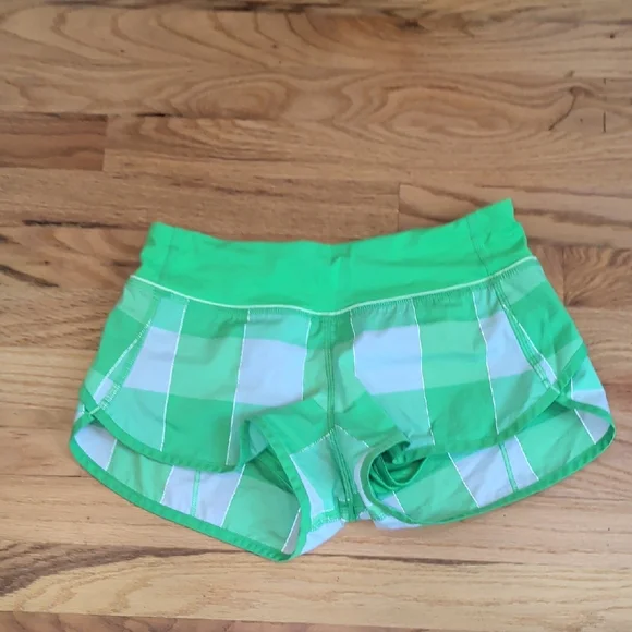 Lululemon Frond Green Gingham Speed Shorts 2 - Picture 2 of 7